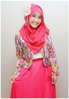 Contoh Model Hijab Modern ala Gaya Fatin Shidqia Lubis
