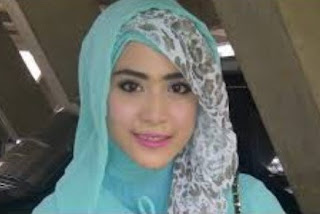 Contoh Model Hijab Modern ala April Jasmine Terbaru