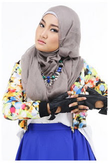 Koleksi Hijab Modern ala Fatin Shidqia Lubis