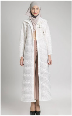 Busana Muslim Long Cardi Putih