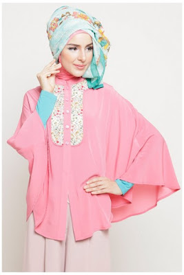 Kombinasi-Rok-Panjang-dengan-Cape